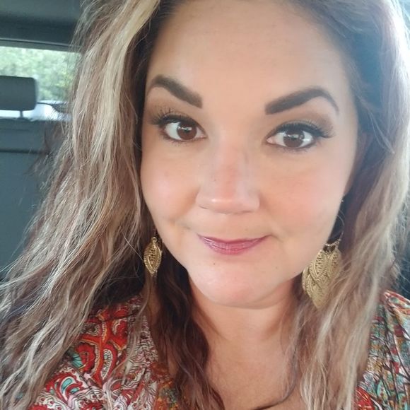 Meet your Posher, Josette - Picture 2 of 4